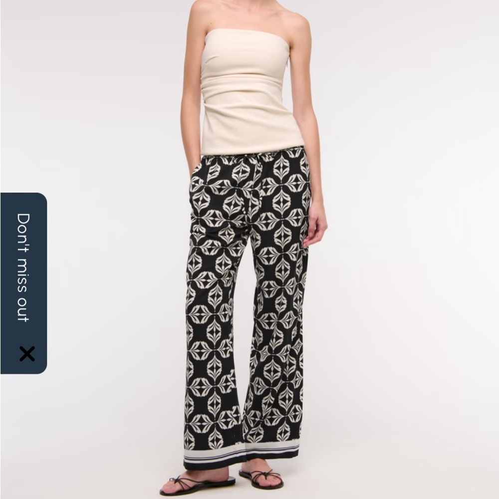 Drapey Wide Leg Pull On Pant